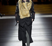 &bdquo;Dries Van Noten&ldquo; 2016 m. rudens-žiemos kolekcijos modelis