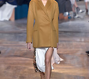 &bdquo;Christian Dior&ldquo; 2016 m. pavasario-vasaros auk&scaron;tosios mados kolekcijos modelis