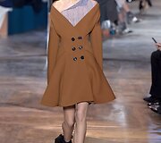 &bdquo;Christian Dior&ldquo; 2016 m. pavasario-vasaros auk&scaron;tosios mados kolekcijos modelis