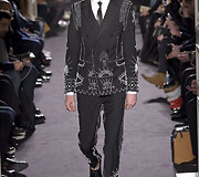 &bdquo;Valentino&ldquo; 2016 m. rudens-žiemos kolekcijos modelis