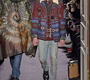 &bdquo;Valentino&ldquo; 2016 m. rudens-žiemos kolekcijos modelis