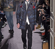 &bdquo;Valentino&ldquo; 2016 m. rudens-žiemos kolekcijos modelis
