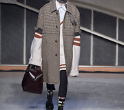 &bdquo;Raf Simons&ldquo; 2016 m. rudens-žiemos kolekcijos modelis