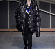 &bdquo;Raf Simons&ldquo; 2016 m. rudens-žiemos kolekcijos modelis
