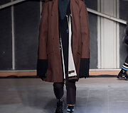 &bdquo;Raf Simons&ldquo; 2016 m. rudens-žiemos kolekcijos modelis