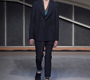 &bdquo;Raf Simons&ldquo; 2016 m. rudens-žiemos kolekcijos modelis