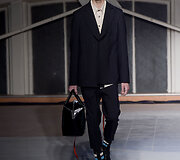 &bdquo;Raf Simons&ldquo; 2016 m. rudens-žiemos kolekcijos modelis