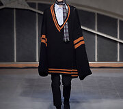 &bdquo;Raf Simons&ldquo; 2016 m. rudens-žiemos kolekcijos modelis