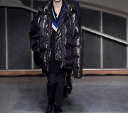 &bdquo;Raf Simons&ldquo; 2016 m. rudens-žiemos kolekcijos modelis