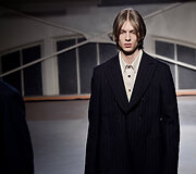 &bdquo;Raf Simons&ldquo; 2016 m. rudens-žiemos kolekcijos modelis
