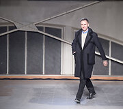 &bdquo;Raf Simons&ldquo; 2016 m. rudens-žiemos kolekcijos modelis