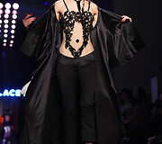&bdquo;Jean Paul Gaultier&ldquo; 2016 m. pavasario-vasaros auk&scaron;tosios mados kolekcija