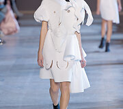 &bdquo;Viktor & Rolf&ldquo; 2016 m. pavasario-vasaros auk&scaron;tosios mados kolekcija