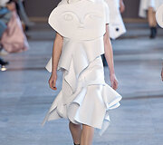 &bdquo;Viktor & Rolf&ldquo; 2016 m. pavasario-vasaros auk&scaron;tosios mados kolekcija
