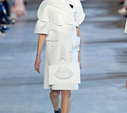 &bdquo;Viktor & Rolf&ldquo; 2016 m. pavasario-vasaros auk&scaron;tosios mados kolekcija