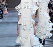 &bdquo;Viktor & Rolf&ldquo; 2016 m. pavasario-vasaros auk&scaron;tosios mados kolekcija