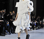 &bdquo;Viktor & Rolf&ldquo; 2016 m. pavasario-vasaros auk&scaron;tosios mados kolekcija