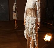 &bdquo;Aouadi&ldquo; 2016 m. pavasario-vasaros auk&scaron;tosios mados kolekcijos modelis