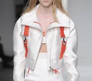 &bdquo;Atelier Versace&ldquo; 2016 m. pavasario-vasaros auk&scaron;tosios mados kolekcija