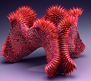 Jennifer Maestre skulptūra &bdquo;Kunkuliuojantis&ldquo;