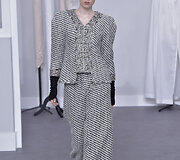 &bdquo;Chanel&ldquo; 2017 m. pavasario-vasaros auk&scaron;tosios mados kolekcijos modelis