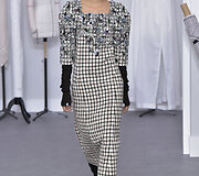 &bdquo;Chanel&ldquo; 2017 m. pavasario-vasaros auk&scaron;tosios mados kolekcijos modelis