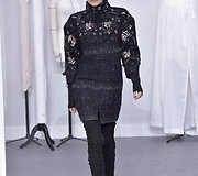 &bdquo;Chanel&ldquo; 2017 m. pavasario-vasaros auk&scaron;tosios mados kolekcijos modelis