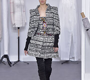 &bdquo;Chanel&ldquo; 2017 m. pavasario-vasaros auk&scaron;tosios mados kolekcijos modelis