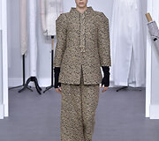 &bdquo;Chanel&ldquo; 2017 m. pavasario-vasaros auk&scaron;tosios mados kolekcijos modelis