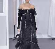 &bdquo;Chanel&ldquo; 2017 m. pavasario-vasaros auk&scaron;tosios mados kolekcijos modelis