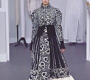 &bdquo;Chanel&ldquo; 2017 m. pavasario-vasaros auk&scaron;tosios mados kolekcijos modelis