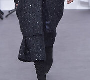 &bdquo;Chanel&ldquo; 2017 m. pavasario-vasaros auk&scaron;tosios mados kolekcijos modelis