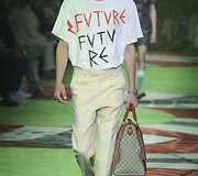&bdquo;Gucci&ldquo; 2017 m. pavasario-vasaros vyrų kolekcijos modelis
