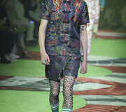 &bdquo;Gucci&ldquo; 2017 m. pavasario-vasaros vyrų kolekcijos modelis