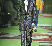&bdquo;Gucci&ldquo; 2017 m. pavasario-vasaros vyrų kolekcijos modelis