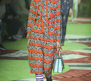 &bdquo;Gucci&ldquo; 2017 m. pavasario-vasaros vyrų kolekcijos modelis