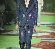 &bdquo;Gucci&ldquo; 2017 m. pavasario-vasaros vyrų kolekcijos modelis