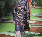 &bdquo;Gucci&ldquo; 2017 m. pavasario-vasaros vyrų kolekcijos modelis