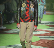 &bdquo;Gucci&ldquo; 2017 m. pavasario-vasaros vyrų kolekcijos modelis