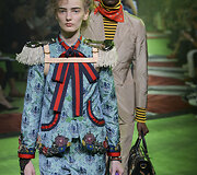 &bdquo;Gucci&ldquo; 2017 m. pavasario-vasaros vyrų kolekcijos modelis