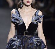 &bdquo;Elie Saab&ldquo; 2016 m. rudens-žiemos auk&scaron;tosios mados kolekcijos modelis