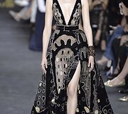 &bdquo;Elie Saab&ldquo; 2016 m. rudens-žiemos auk&scaron;tosios mados kolekcijos modelis