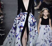&bdquo;Elie Saab&ldquo; 2016 m. rudens-žiemos auk&scaron;tosios mados kolekcijos modelis