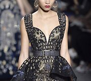 &bdquo;Elie Saab&ldquo; 2016 m. rudens-žiemos auk&scaron;tosios mados kolekcijos modelis