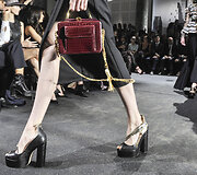 &bdquo;Elie Saab&ldquo; 2016 m. rudens-žiemos auk&scaron;tosios mados kolekcijos modelis