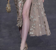 &bdquo;Elie Saab&ldquo; 2016 m. rudens-žiemos auk&scaron;tosios mados kolekcijos modelis