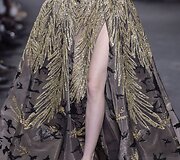 &bdquo;Elie Saab&ldquo; 2016 m. rudens-žiemos auk&scaron;tosios mados kolekcijos modelis