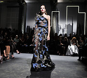 &bdquo;Elie Saab&ldquo; 2016 m. rudens-žiemos auk&scaron;tosios mados kolekcijos modelis