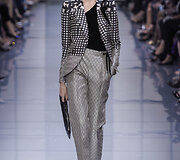 &bdquo;Giorgio Armani Priv&eacute;&ldquo; 2016 m. rudens-žiemos auk&scaron;tosios mados kolekcijos modelis