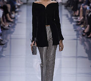 &bdquo;Giorgio Armani Priv&eacute;&ldquo; 2016 m. rudens-žiemos auk&scaron;tosios mados kolekcijos modelis